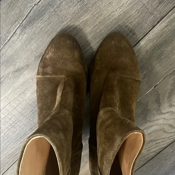 Rag and bone Women's Suede Ankle Boots - khaki color
Used but good condition - Picture 8 of 8